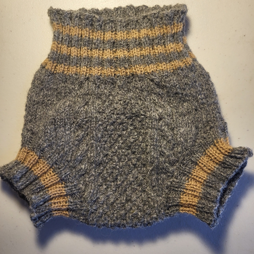 Hand knitted 100% wool baby bloomer/ diaper cover 3-6m